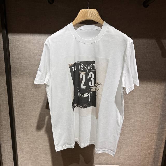 New Arrival: Gv Jifanxi Printed Cotton T-Shirt. The fabric is high-quality, com