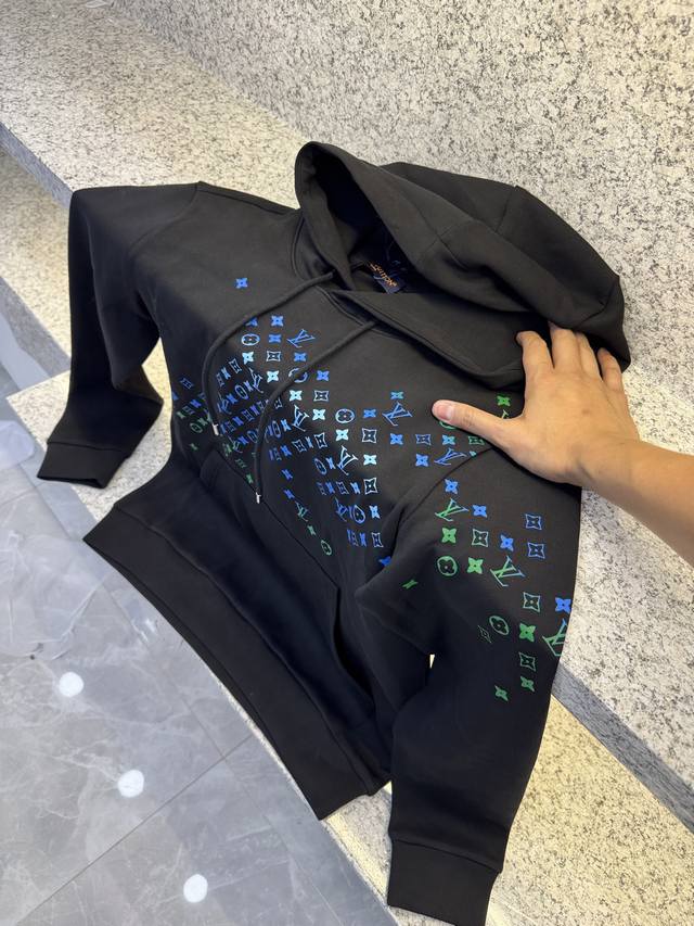 LV (Louis Vuitton) Autumn/Winter Men's Clothing New Arrival - Hooded Sweatshirt