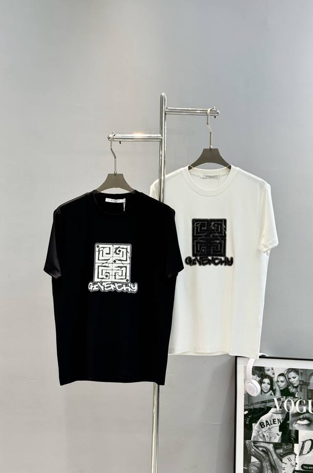 Givenchy 25S New Modal T-Shirt. Made of skin-friendly modal fabric, soft and de