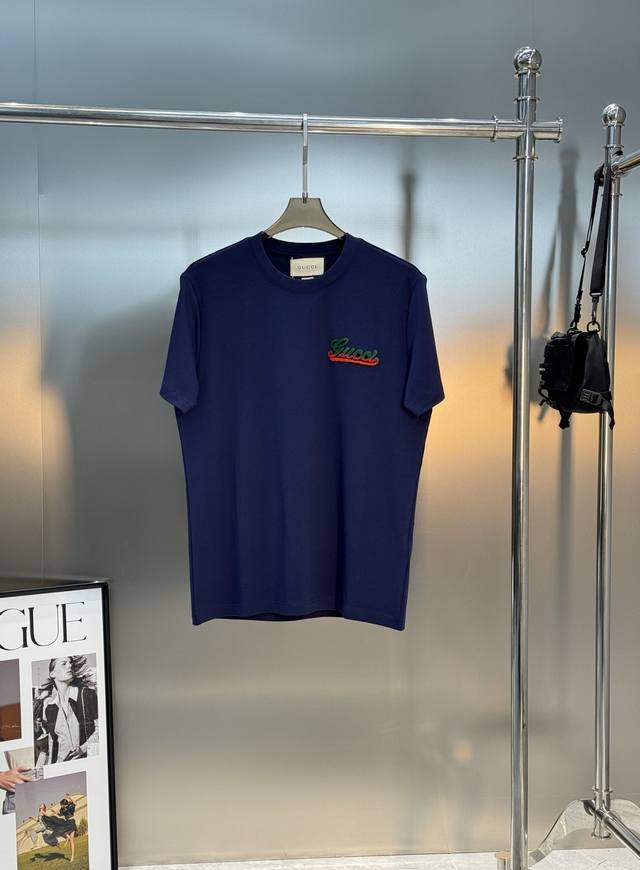 Gucci 2025S New Modal T-Shirt. Features the classic Gucci logo with 3D custom fl