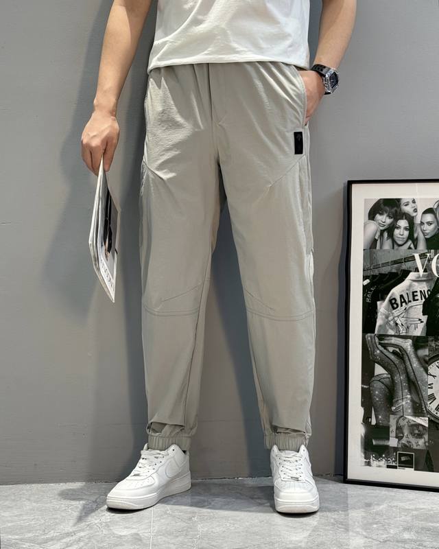 Descente 26S Outdoor Functional Cargo Pants with Jogger Legs, unisex. These outd