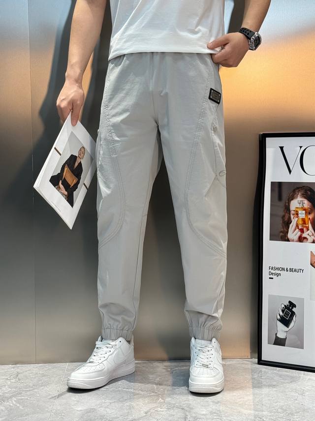 Balenciaga 26S New Japanese Style Cargo Jogger Casual Pants. Unisex, made of lig