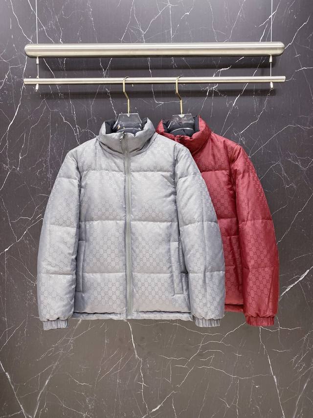 Hot-selling down jacket, reversible with detachable sleeves. Gucci 2025 new dow