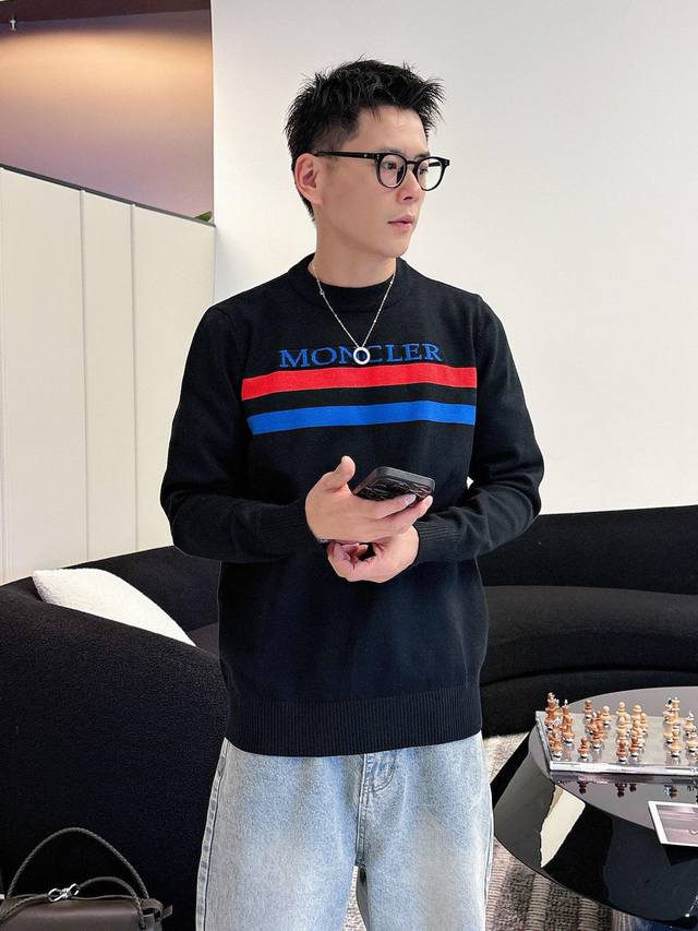 Moncler 2025 Autumn/Winter Wool Blend Pullover Knit Sweater is a highlight, wit