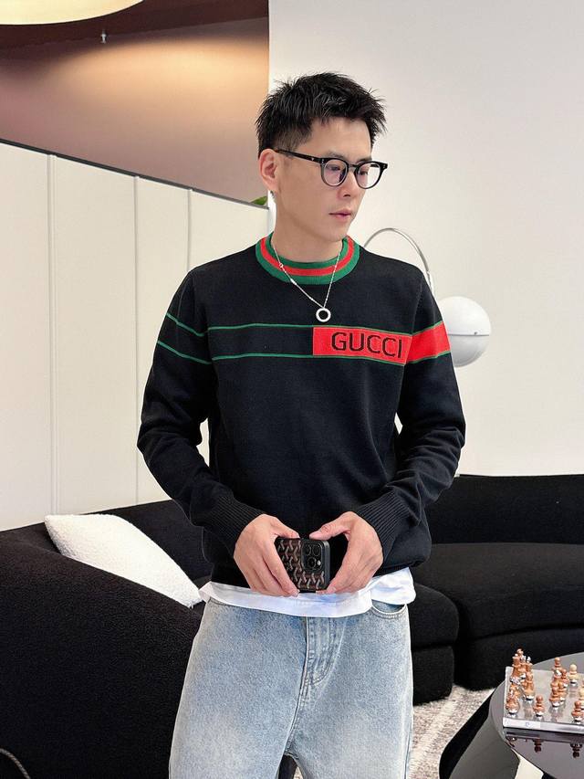 Gucci 2025 Autumn/Winter Wool Blend Pullover Knit Sweater is a highlight, with