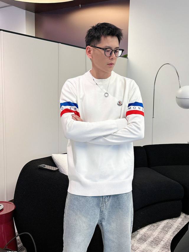 Moncler 2025 Autumn/Winter Wool Blend Pullover Knit Sweater is a highlight, wit