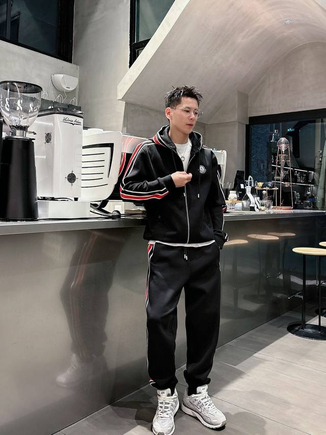 Moncler 2025 New Hot-Selling Cardigan Set - Original Quality, High-Quality Item