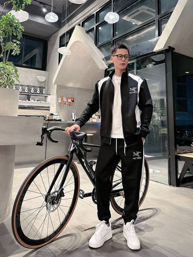 Brand: Arc'teryx Hot Selling Set - Focusing on Official Website Originals 2025