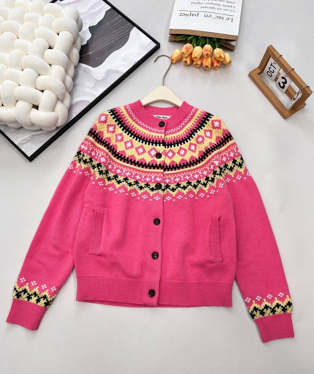 Miumiu 2025 New Heavy-Duty Crochet Crew Neck Cardigan, made with custom Yb wool