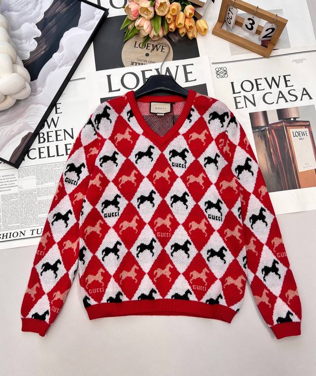 Gucci 2025 New Retro Preppy V-Neck Knit Sweater. Made with custom wool yarn, the