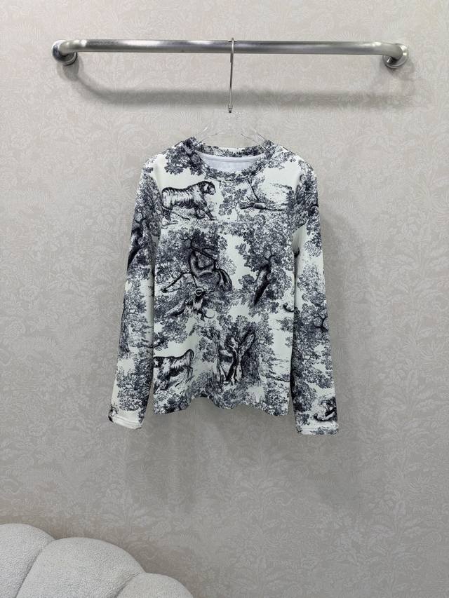 Dio *25 New Arrival: Long-Sleeved Base Layer Top with Jungle Animal Tiger Print,