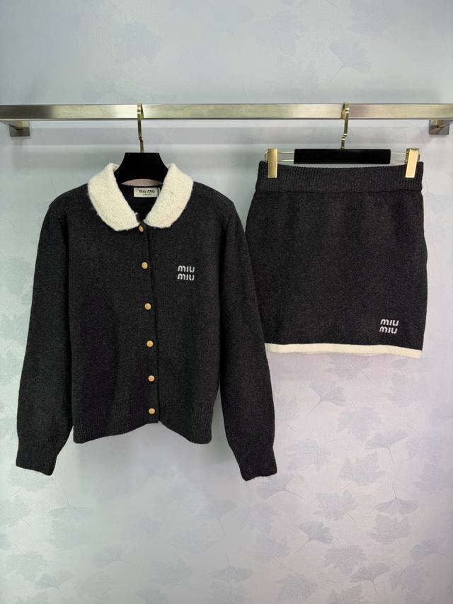 Miu*25 Autumn/Winter New Lapel Suit - Super Recognizable Retro Preppy Style Mixe