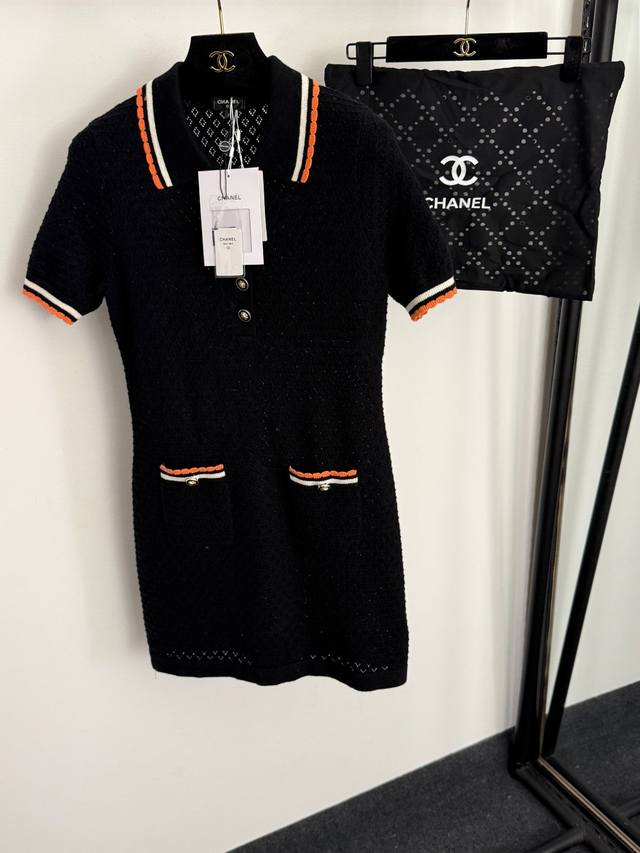 Style No. 20258301 Chanel * New Lion Head Button Color Block Collar Hollow-Out