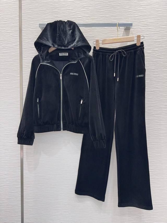 Miu Mi* 2025Fw New Velvet Suit - Everyone can pull off this high-density, fashio