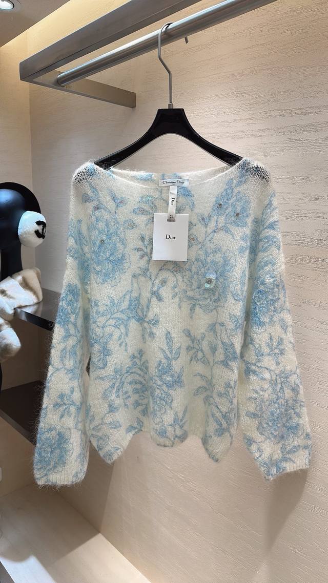 Dior Sheep Wool & Mohair The ink-wash style petal pattern weaves together a roma