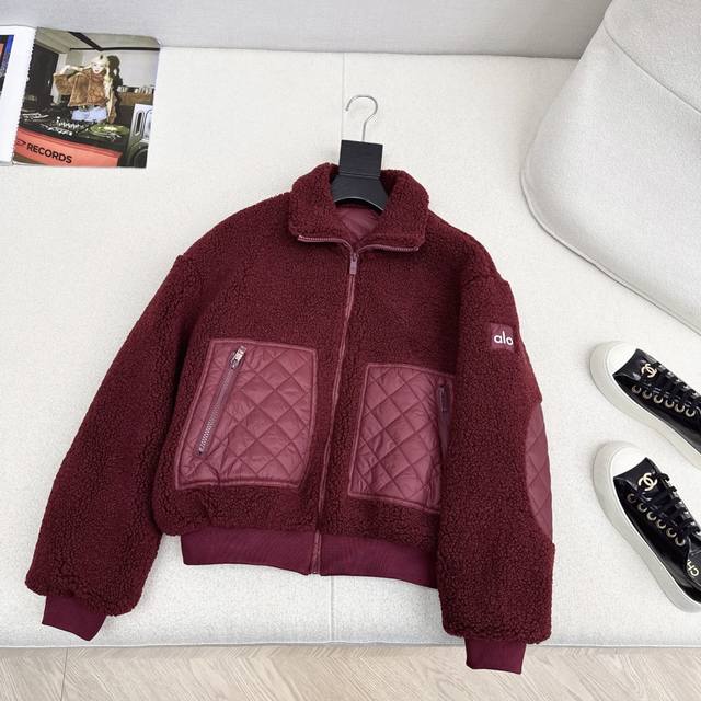 Highly recommend Mc25Ss's latest autumn/winter style, a plush quilted coat worn