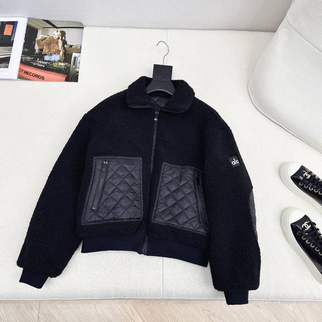 Highly recommend Mc25Ss's latest autumn/winter style, a plush quilted coat worn