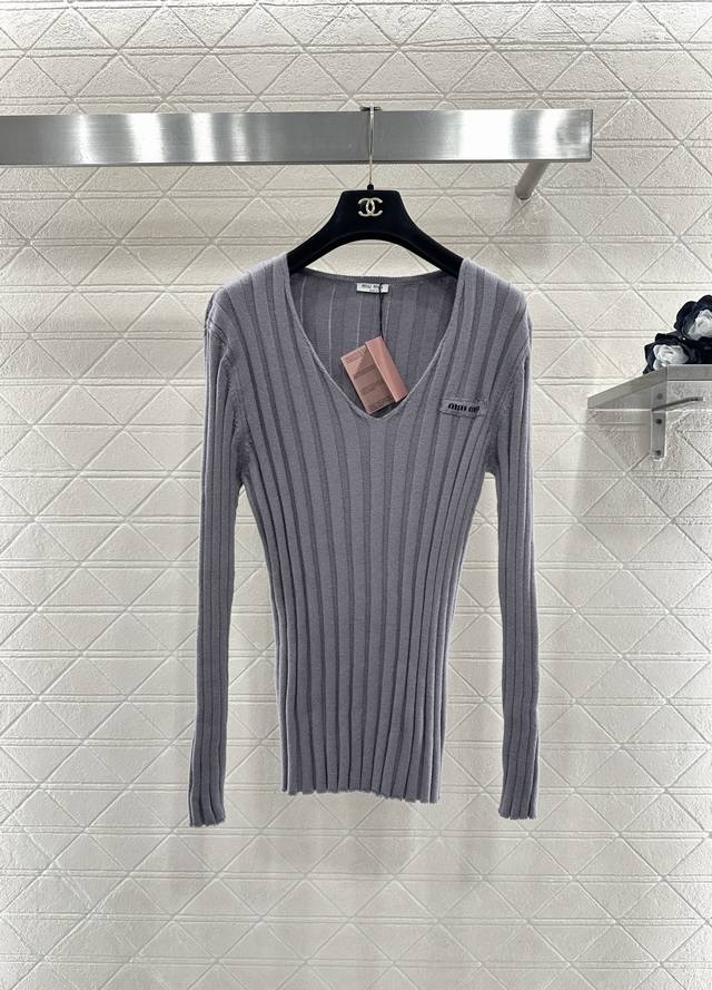 Miumi*2025 New Arrival V-Neck Slim Fit Knit Sweater Custom Yb wool yarn knitting