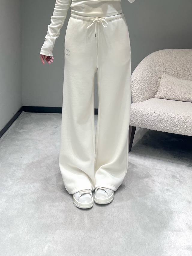 Chan*L 2025Fw Autumn/Winter New Arrival Collection: Plush Wide-Leg Pants. The lo