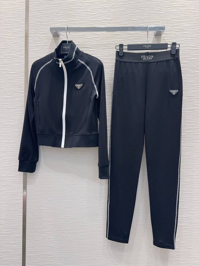 prad*2025Fw New Yoga Suit Sportswear Fitness Style Comfortable, Breathable, Skin