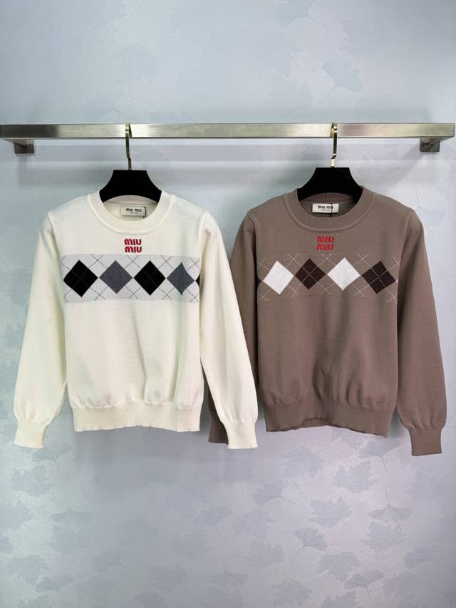 Miu*25 Autumn/Winter New Arrival Diamond Pattern Knit Sweater. Soft and skin-fri