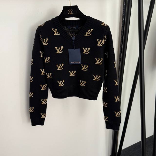 Style No. 20258152 Lv* New Glittery Logo Letter Jacquard V-Neck Long-Sleeve Kni