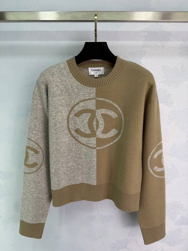 Ch*2025 Autumn/Winter New Color-Blocked Long-Sleeved Pullover Sweater! Made with