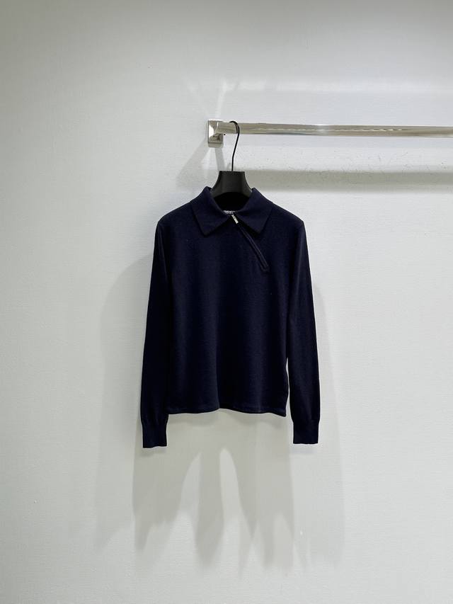 25Ss Autumn/Winter New Arrival! This navy blue long-sleeved knit sweater with a