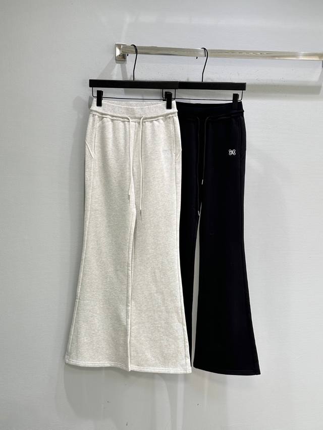25Ss New Winter Arrival! Ann's flared pants are so slimming! The drawstring elas