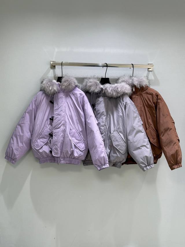 25Ss New winter arrivals! I absolutely love these colors of down jackets with re