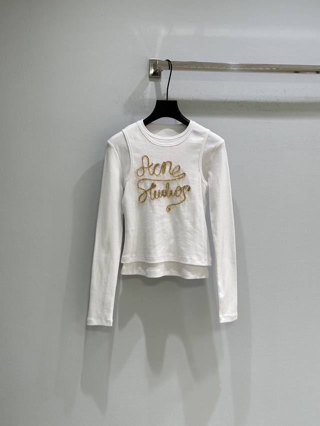 25Ss Autumn/Winter New Arrival! This long-sleeved crew neck T-shirt features a l