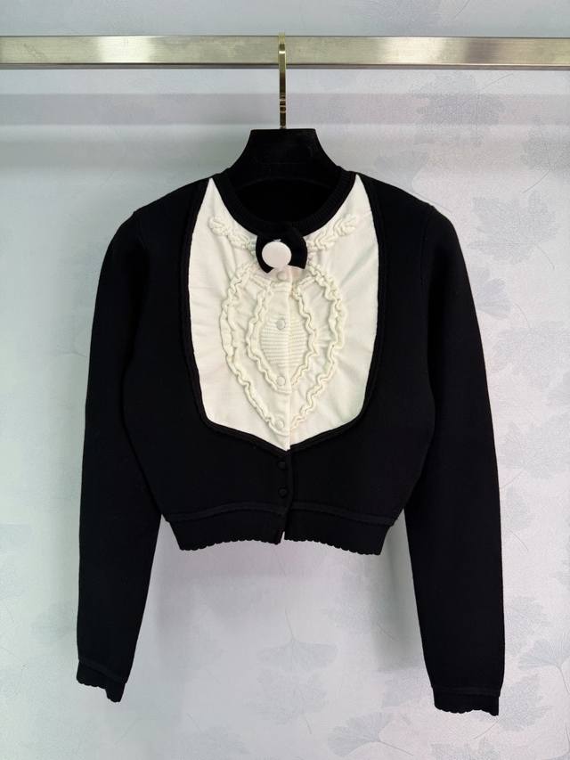 Ch*2025 Autumn/Winter Haute Couture Cardigan, featuring a black and white color-