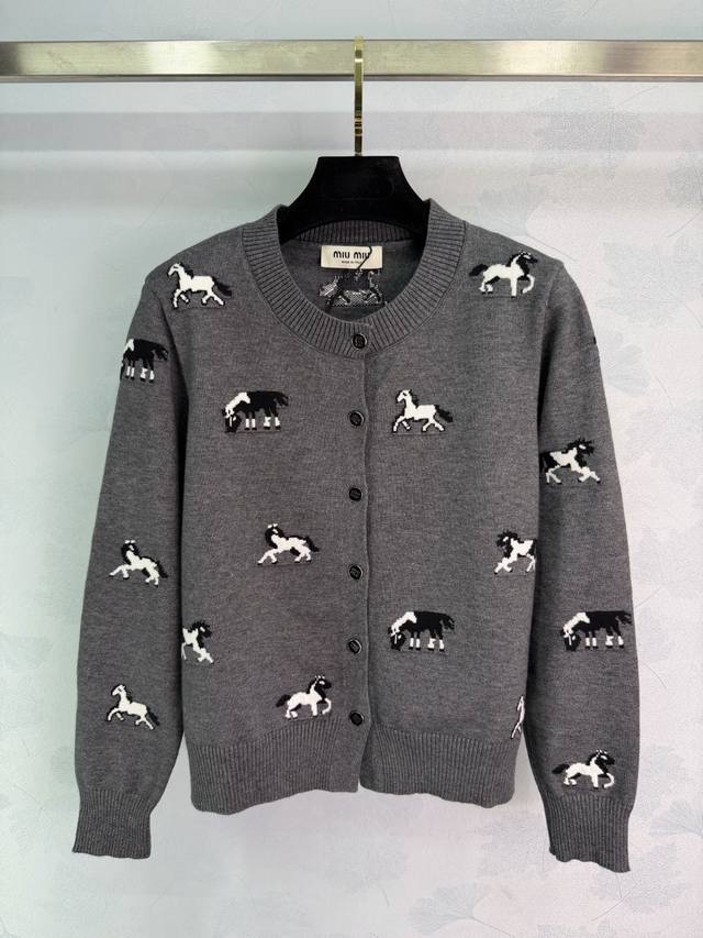 Miu*25 Autumn/Winter New Gray Horse Pattern Knit Cardigan. Made of high-quality