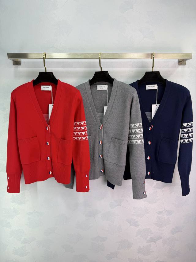 Tb*25 Autumn/Winter New Classic Cardigan, made of high-quality wool, soft and wa