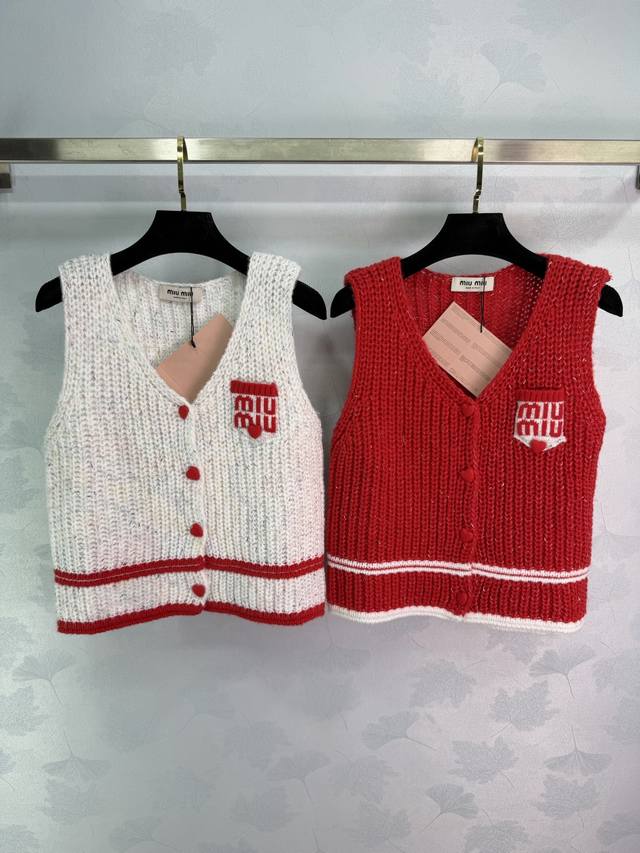 Miumi* 2026 Early Spring New Color-Blocked V-Neck Knitted Vest! Made with custom