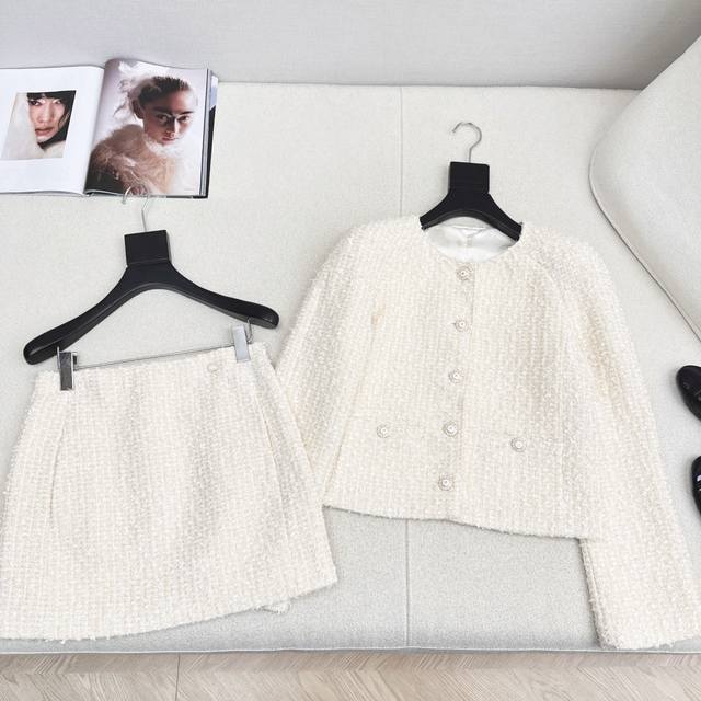 Hot Selling Item: C-brand 25Ss Autumn/Winter Newest Elegant Set - Round Neck Sho