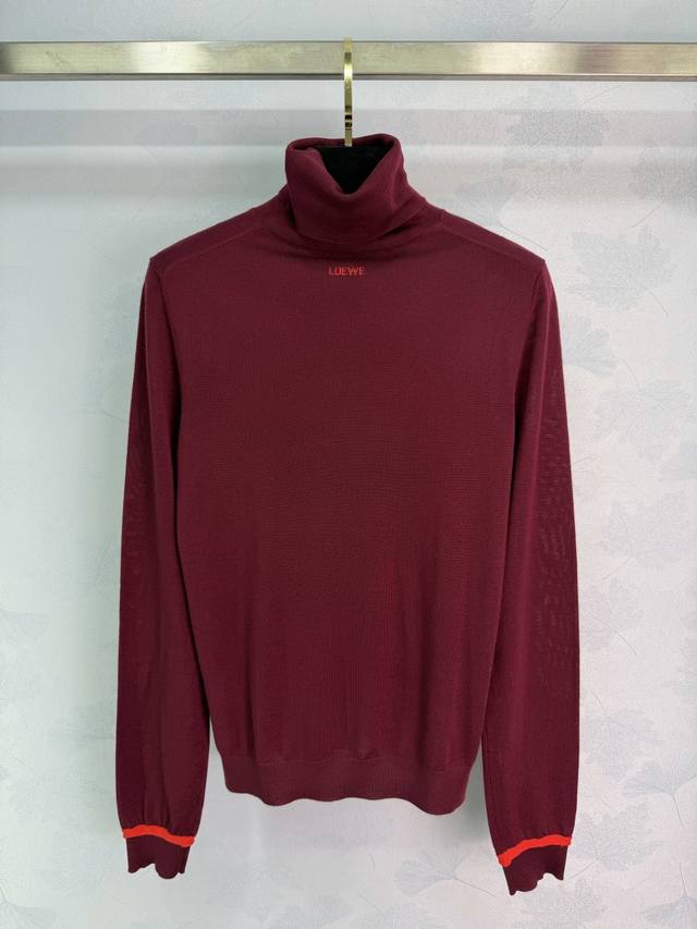 Loe*25 Autumn/Winter New High-Neck Sweater, made of high-quality knitted fabric,