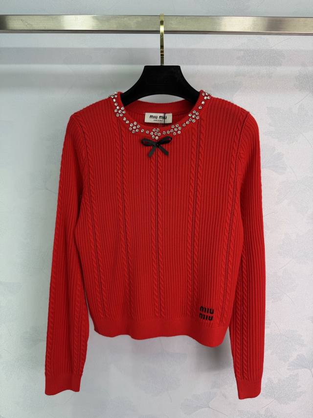 Miu*25 Autumn/Winter New Knit Sweater. Super soft and comfortable material, roun