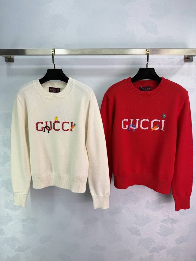 Gu*25 Autumn/Winter New Logo Knit Sweater, made of soft wool blend, warm and com