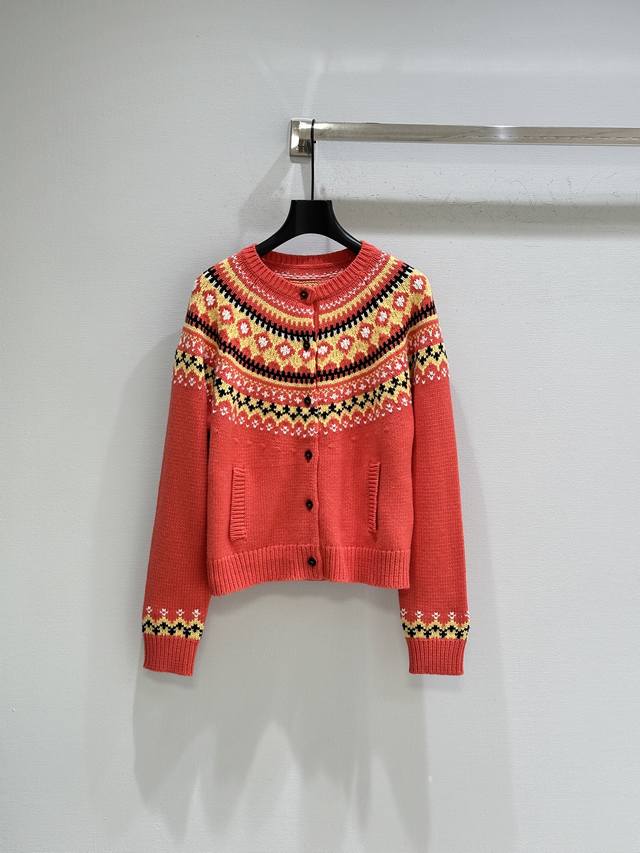 25Ss Autumn/Winter New Arrival! This wool cardigan features a classic Scottish p