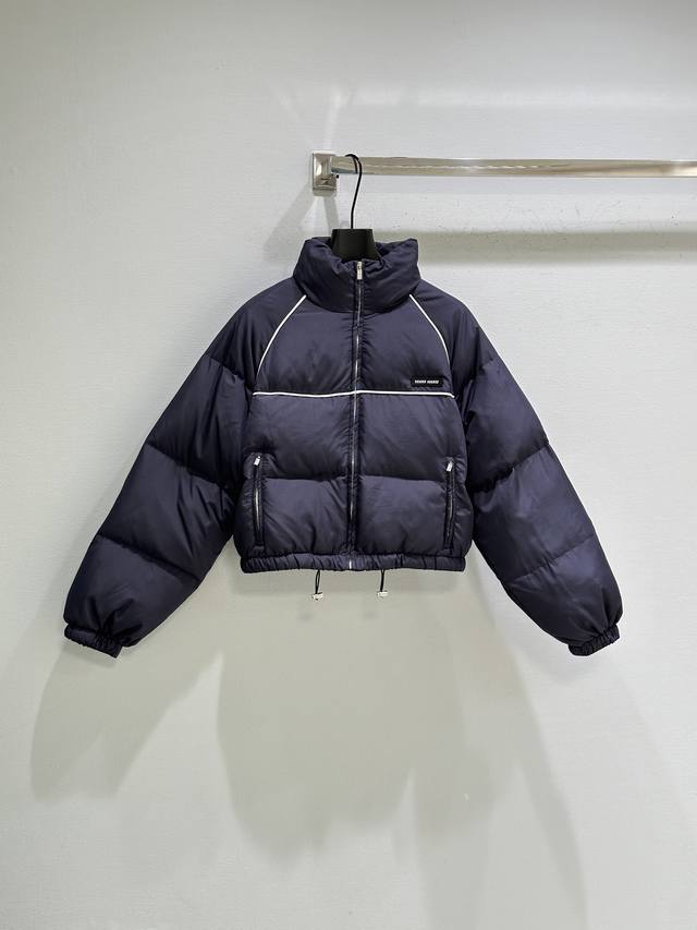 25Ss Autumn/Winter New Arrivals! The down jacket is a signature piece in the Miu
