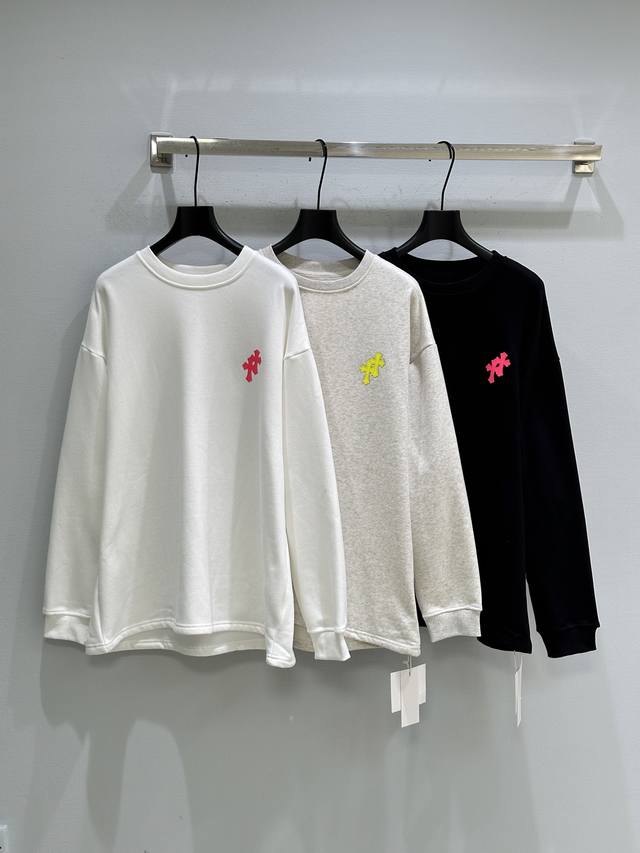 25Ss Autumn/Winter New Arrival! Unique patch logo embellishments on the chest an