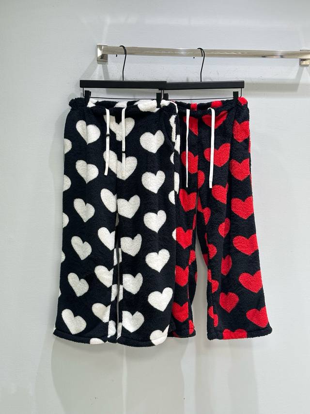 25Ss New Winter Arrival! Thickened plush fabric, soft to the touch, loose fit wi