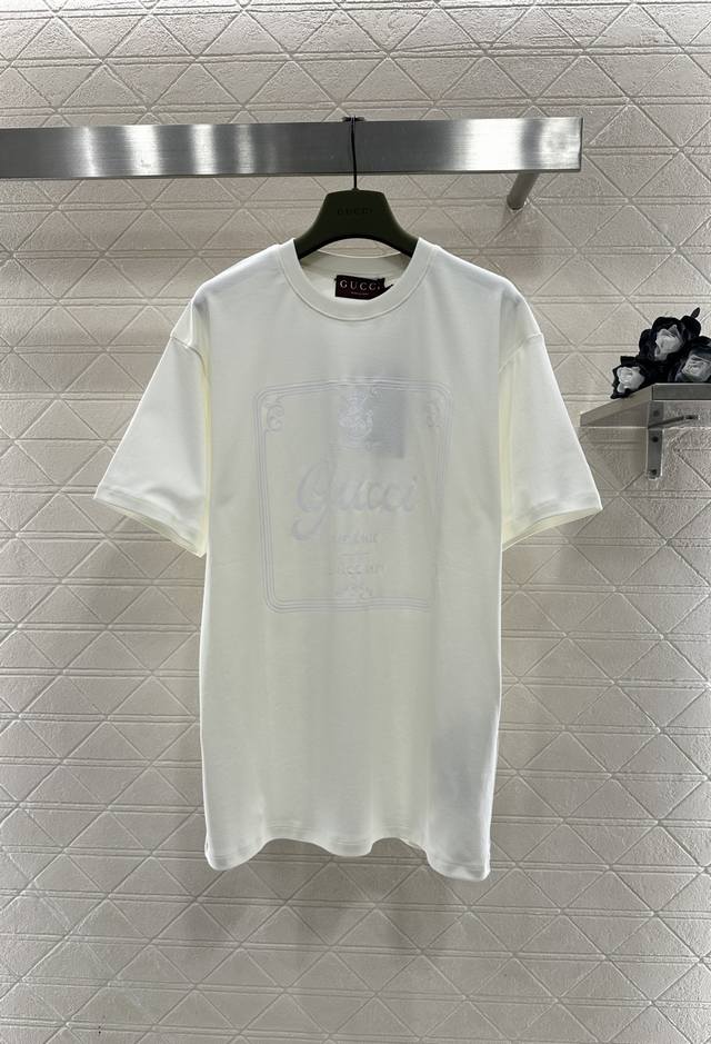 Gucc*2026 New Arrival Logo Print Crew Neck T-Shirt. Made of virgin cotton, breat