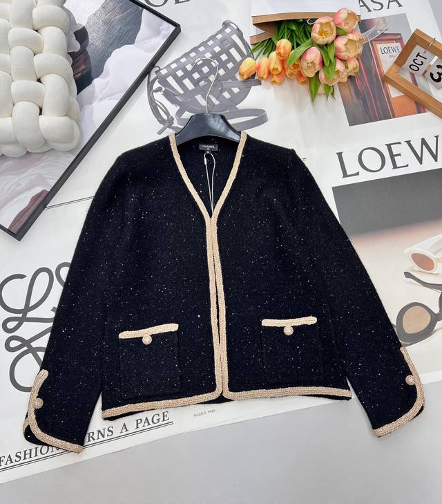 Chanel New Gold-Plated Cashmere Cardigan: Wear the "cloud-like luxury" on your b