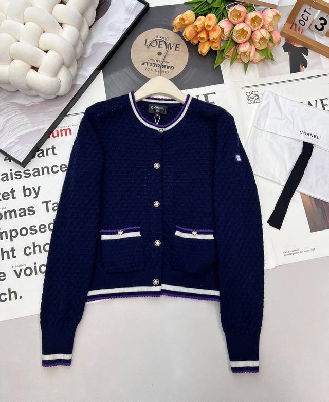 Chanel 2025 New Crew Neck Knit Cardigan, made with custom Yb cashmere yarn, fine