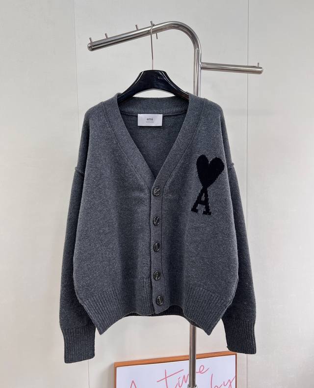 Ami 25 New Retro Dark Gray Large Heart Wool V-Neck Cardigan A collision of lazin