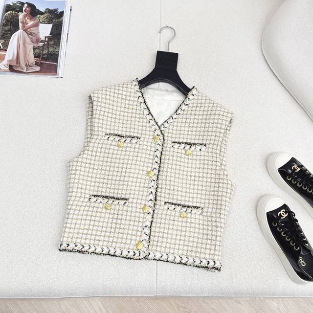 C Brand 25Ss Autumn/Winter Newest Chanel-Style Woven Tweed Vest. Exquisite high-