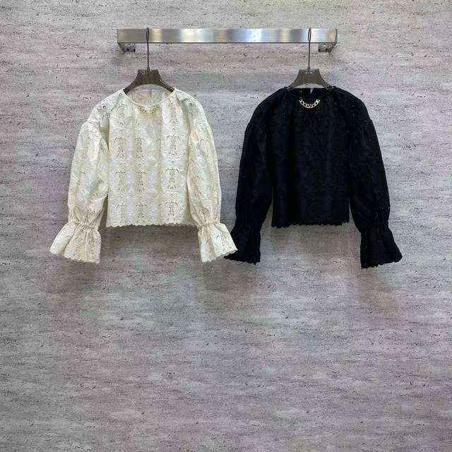 Va2026 Sp Premium Embroidered Top This short lace jacquard top features puff sle