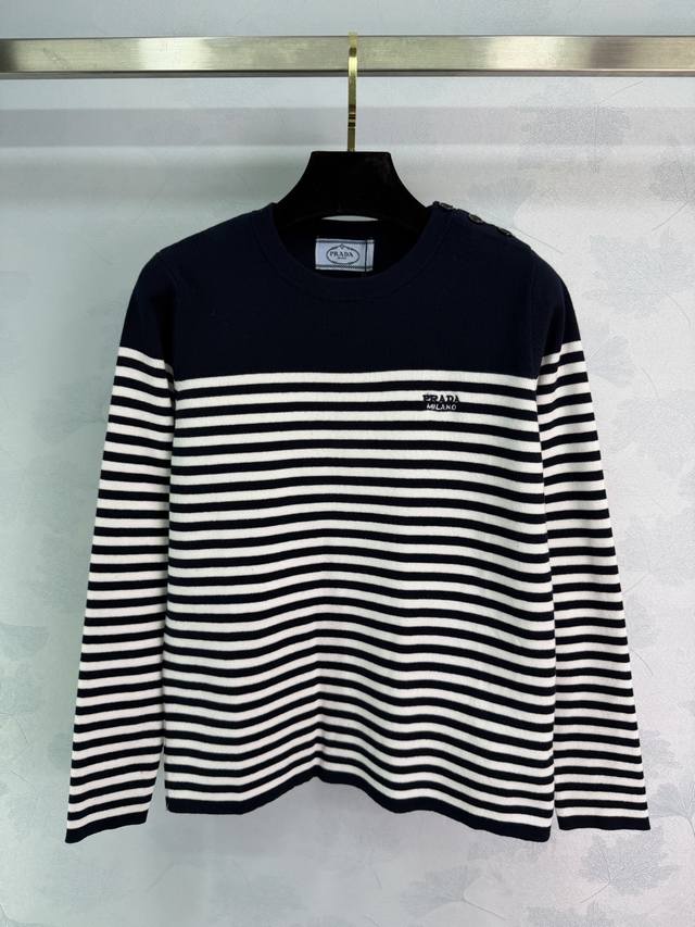 pr*26 Early Spring New Striped Knit Sweater features a navy blue and white color